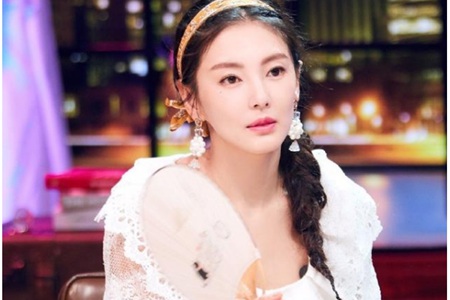 1567764679401333.jpg 张雨绮发型