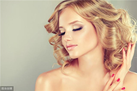 发型长度高到肩膀-长脸