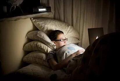 1538098140875403.jpg 你要是对它好,它还能离开你?〡走进脱发的秘密.jpg