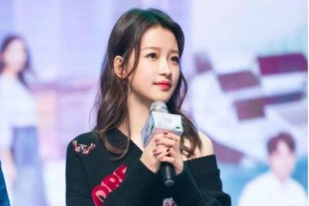 女人衣橱里就缺一件「双排扣大衣」，镇场子凹造型都搞定