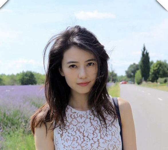 杨幂最爱的中长发发型，让你美出新高度
