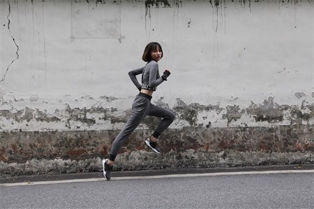 1551757649368833.jpg 2大脸妹子的福音,不用医美也能瘦脸的最佳方法.jpg