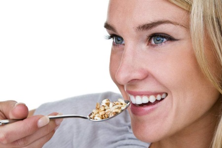 1551757655241190.jpg 3大脸妹子的福音,不用医美也能瘦脸的最佳方法.JPG