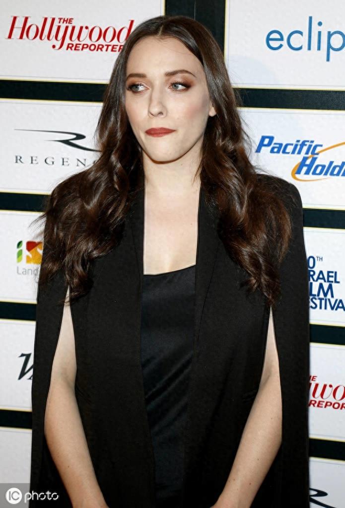 凯特·戴琳斯（Kat Dennings）