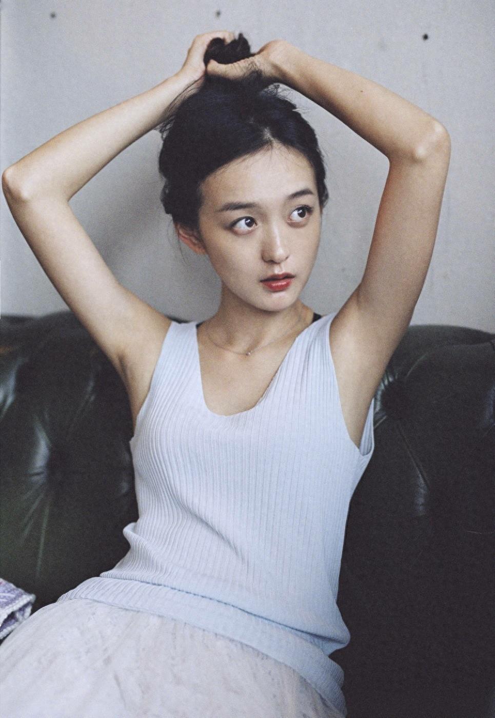 内地女星何泓姗