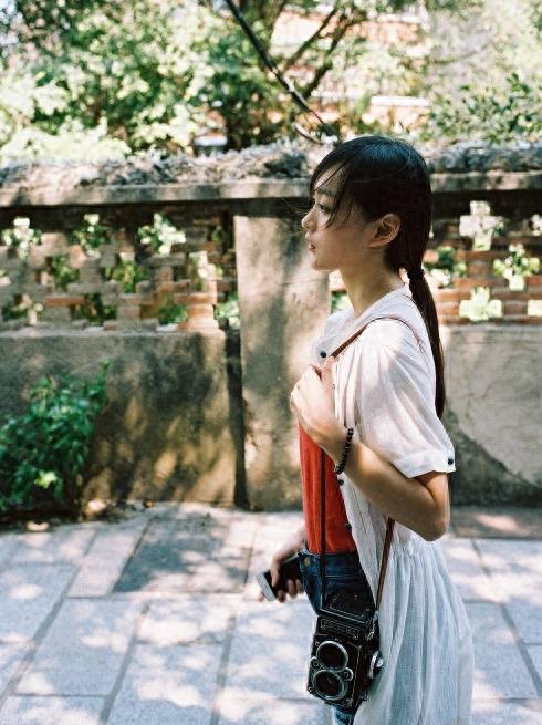 内地女星何泓姗