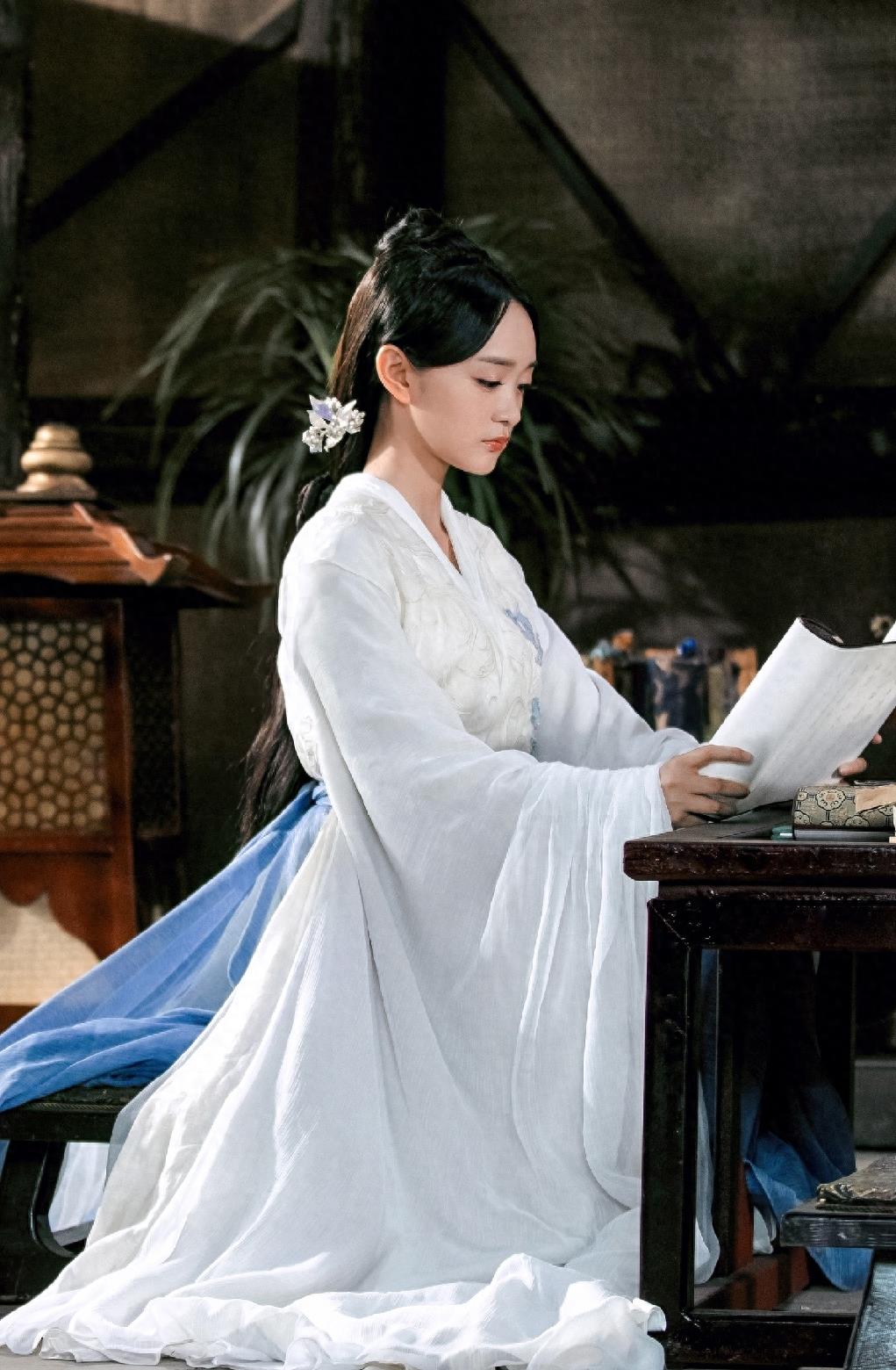 内地女星何泓姗
