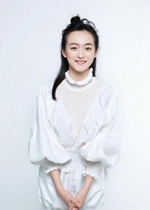 内地女星何泓姗