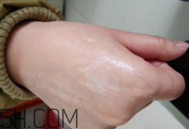 御泥坊黑玫瑰洁面乳怎么样？御泥坊黑玫瑰洁面乳好用吗？