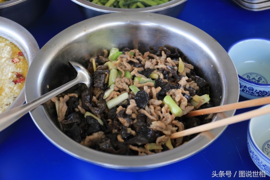 重庆：避暑农家乐生意火爆，1800元每月包吃住，自助正餐四荤四素